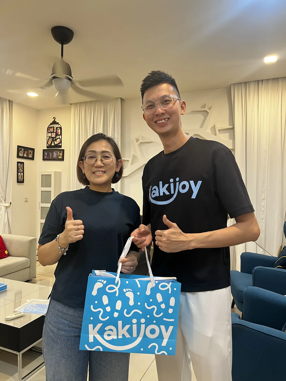A KakiJoy customer fitting
